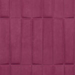Diep paarse Arte Kanso Yugen 72500 Damson behang met een patroon van verticale, rechthoekige panelen.