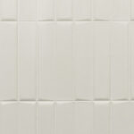 Lichtbeige Arte-behang uit de Kanso Yugen 72501 collectie met een subtiel geometrisch vouwpatroon.