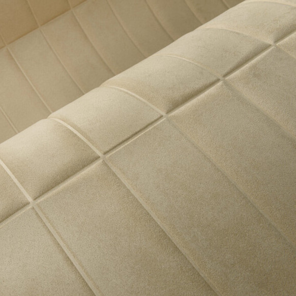 Detail van het Arte-behang Kanso Yugen 72502 met een zachte, goud-beige textuur en subtiel reliëf in een geometrisch patroon.