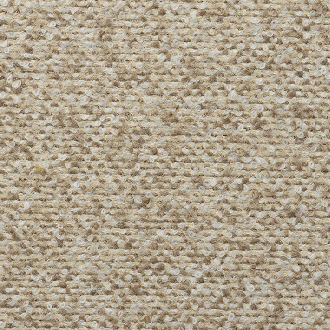 Detail van het Arte Kharga Atacama 74011 Dust Storm behang met een grove, geweven zandkleurige textuur.