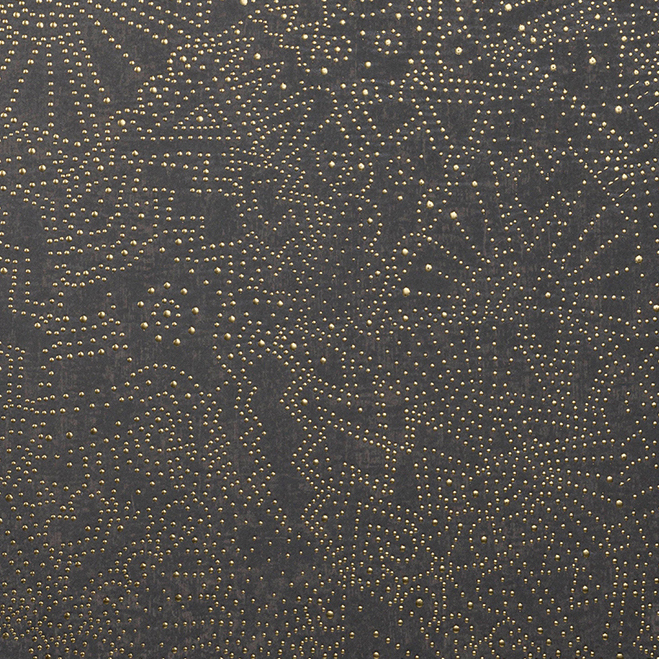 Donkergrijs Arte behang Kharga Gobi 74030 met een patroon van fijne goudkleurige stippen in abstracte vormen.