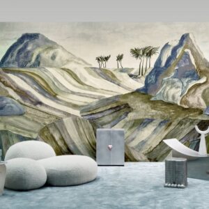 Modern interieur met zacht meubilair en een panoramisch Arte-behang Kharga Zerzura met een abstract woestijnlandschap en palmbomen.
