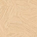 Beige Arte-behang Lanai Mauna 81511 met een geometrisch patroon van houtstructuur en diagonale lijnen.