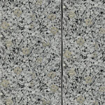 Gedetailleerd patroon van het Arte-behang La Perle 58530 met botanische motieven in beige op een donkere achtergrond.