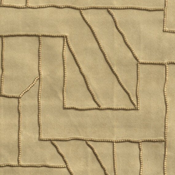 Close-up van het bronzen Arte behang Le Couturier La Dérive met een abstract patroon van verhoogde, golvende lijnen.