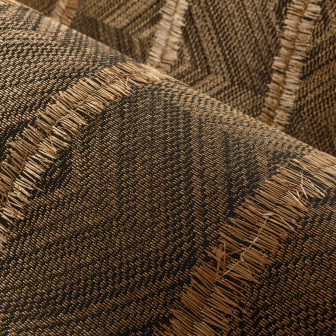 Detail van het Arte-behang Le Couturier Majesto 58510 met een geweven textuur en franjerand.
