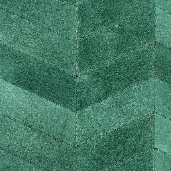 Groen Arte-behang uit de Les Cuirs collectie met een chevronpatroon van lederstructuur.