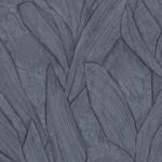Donkerblauw Arte behang met een reliëfpatroon van overlappende bladeren uit de Piante-collectie.