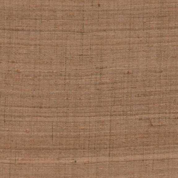 Bruin, grof geweven behang met een natuurlijke zijdeachtige textuur uit de Arte Wild Silk Ghicha Silk collectie.