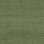 Groen Arte behang van Wild Silk Ghicha met een grove, natuurlijke zijde-textuur.