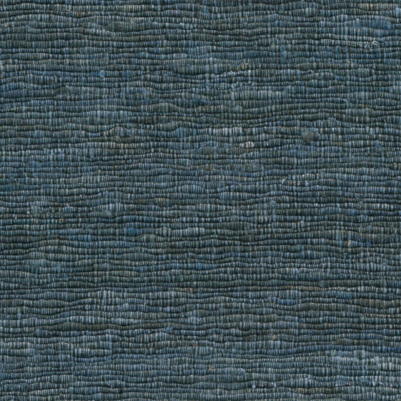 Donkerblauw Arte behang uit de Wild Silk collectie met een fijne, horizontale structuur en zijdeachtige textuur.