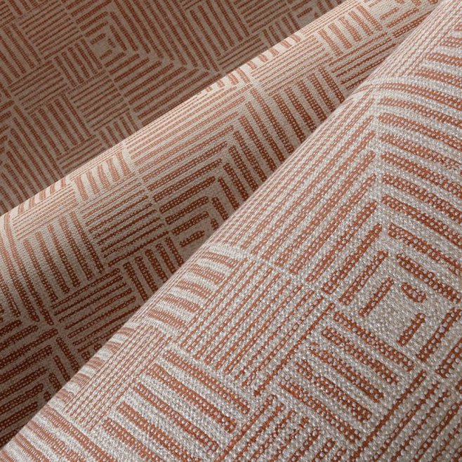 Close-up van de Arte Essentials Travellers Macrame wandbekleding met een geometrisch patroon in aardetinten.
