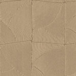 Beige Arte behang uit de Atlas-collectie met een reliëfpatroon van gebogen lijnen in geometrische vormen.