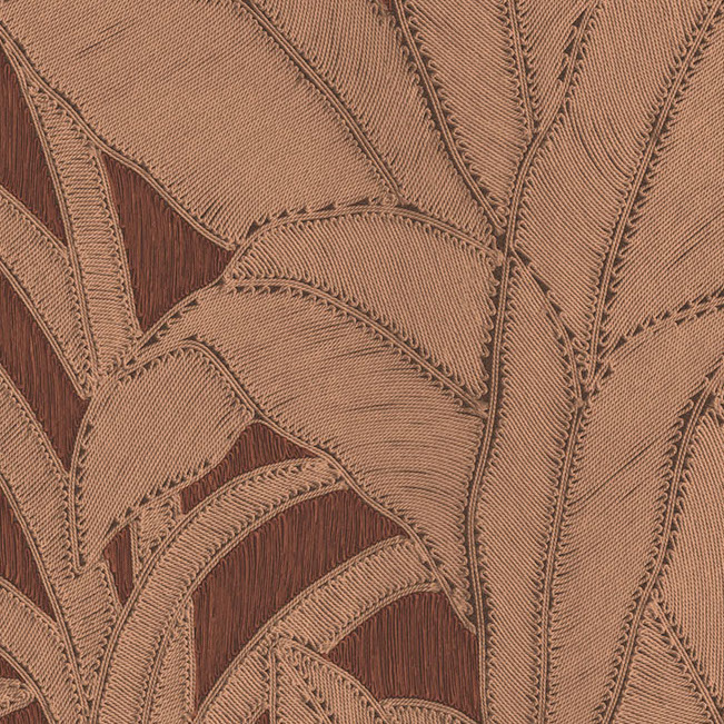 Close-up van het Arte behang Botanic 64502 met een textuur van koperkleurige, geborduurde bladeren op een donkerbruine achtergrond.