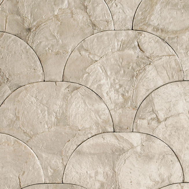 Luxe behang met een licht glanzende, geschubde structuur uit de Arte Camber 33731 collectie.