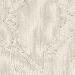 Beige Arte-behang Edge 64524 met een reliëfpatroon van verticaal geplaatste, golvende koordstructuren.
