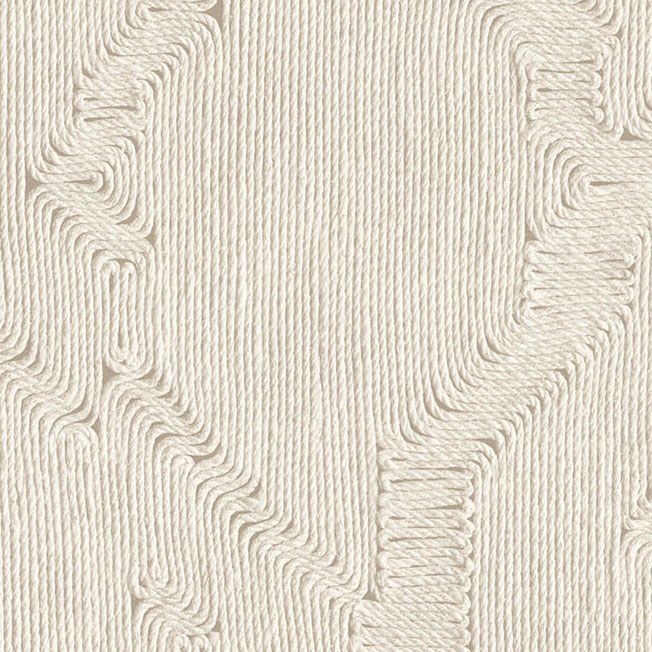 Beige Arte-behang Edge 64524 met een reliëfpatroon van verticaal geplaatste, golvende koordstructuren.
