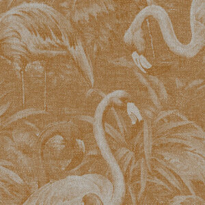 Gedetailleerd behangpatroon met Andino-flamingo's en tropisch bladerdek in een warme, aardetint.