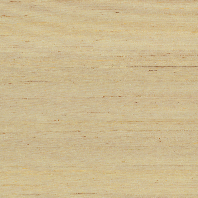 Lichtbeige behang met een subtiele textuur en horizontale lijnen uit de Arte Kami Dupion 87206 collectie.