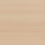 Lichtbeige behang met een subtiele horizontale textuur uit de Arte Kami Dupion 87211 collectie.