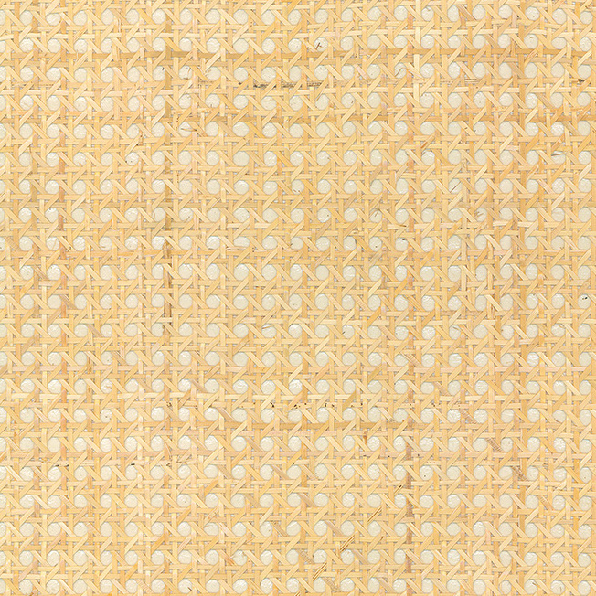 Beige behang van Arte met een rattanstructuur en geometrisch vlechtpatroon.