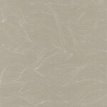 Beige CASAMANCE Alula behang met een golvend patroon van fijne witte lijnen.