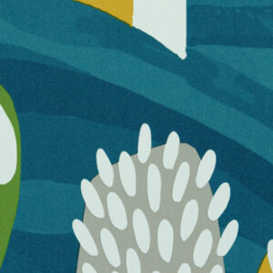 Abstract patroon op Elitis-behang uit de serie Balade en Toscane TP 321 05 met organische vormen in blauw, groen en grijs.