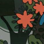 Illustratief detail van Elitis-behang Broceliande TP 322 02 met feloranje bloemen en abstracte groene bladeren.