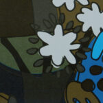 Abstract bloemenpatroon uit de Elitis Behangcollectie Broceliande TP 322 05 in donkere en felle kleuren.