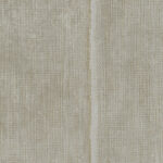 Beige Elitis Corinthe VP 920 03 behang met een linnenachtige textuur en subtiele verticale naad.