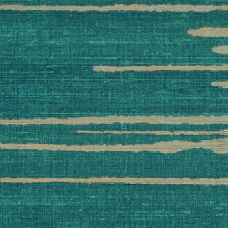 Groenblauw Elitis Kari behang met horizontale beige accenten en een textielachtige structuur.