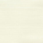 Lichtbeige Elitis Kosa Silk behang met subtiele zijdeachtige textuur.