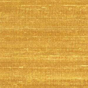 Gouden Elitis Kosa Silk behang met een zijdeachtig, licht textuurpatroon.