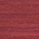 Roodbruin Elitis Kosa silk behang met een zijdeachtige textuur en horizontale geweven structuur.