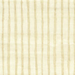 Beige Elitis Nila VP 929 01 behang met verticale, onregelmatige strepen in een textielachtige structuur.
