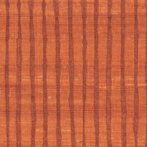 Oranje Elitis-behang Nila VP 929 30 met verticale, onregelmatige strepen in een donkerdere tint.
