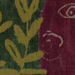 Abstract Elitis-behang uit de Ulysse-collectie met olijfgroene bladvormen op donker groen en paarse achtergrond met getekende symbolen.