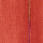 Rood Elitis Volos VP 921 06 behang met textiele structuur en een subtiele verticale gekleurde streep.