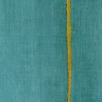 Turquoise Elitis Volos VP 921 10 behang met een verticale okergele lijn en textiele structuur.