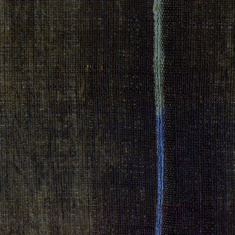 Donker Elitis Volos VP 921 15 behang met een textiele structuur en een subtiele verticale blauwe streep.