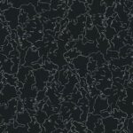 Donker behang met een patroon van abstracte witte lijnafbeeldingen van gezichten, geïnspireerd op Jean Cocteau.