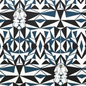 Geometrisch behangpatroon in blauw, zwart en wit met abstracte gezichten en een oogmotief van Lelievre Cocteau.