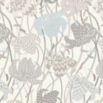 Behang met gestileerde lelies in pastelkleuren en grafische patronen uit de Missoni Lilium 10234 collectie.