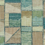 Patchworkbehang van Missoni met vierkante en rechthoekige textuurvakken in aardetinten en blauwgroene kleuren.