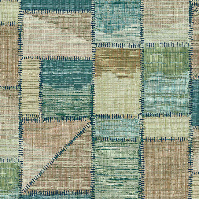 Patchworkbehang van Missoni met vierkante en rechthoekige textuurvakken in aardetinten en blauwgroene kleuren.
