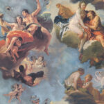 Klassiek geïnspireerd behang van Pierre Frey met mythische figuren, waaronder Venus, zwevend tussen wolken en engelen.