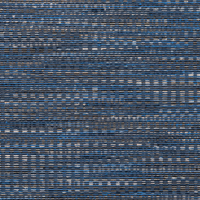 Blauw en grijs Buningh-Arte Geloma 54563 behang met een geweven, horizontaal gestreept patroon.