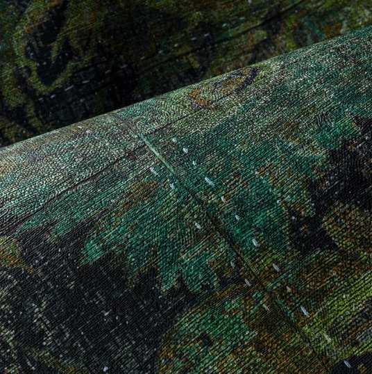 Detailopname van het Buningh Arte Stagionato 33010 behang uit de Antigua collectie met een groen en textuurrijk patroon.