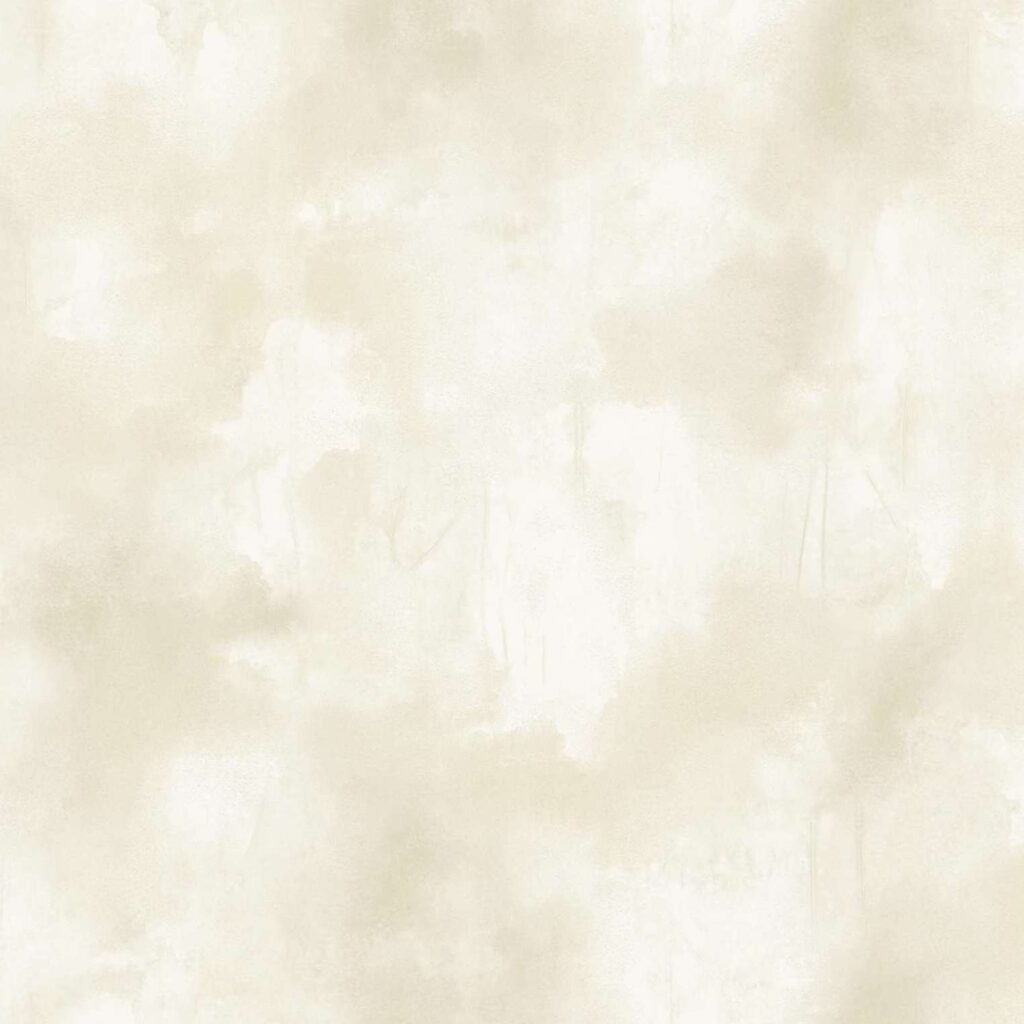 Lichtbeige behang met een marmerachtig, geschilderd wolkenpatroon uit de Buningh Elitis Ortigia Agrigente collectie.