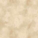 Beige behang met een marmerachtig wolkenpatroon uit de Buningh Elitis Ortigia Agrigente collectie.